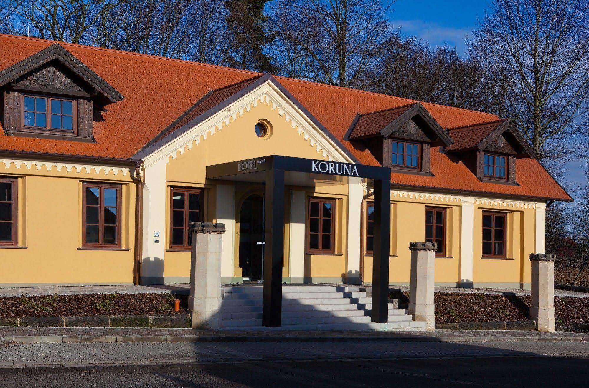 Hotel Koruna Chlumec nad Cidlinou Eksteriør bilde